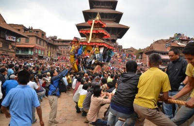 भैरवको रथ तानेर बिस्केट जात्रा सम्पन्न